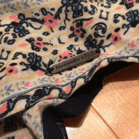 Abercrombie & Fitch Navy Floral & Lace Romper - Picture 3 of 7